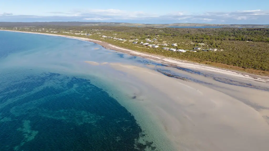 Turquoise water along the Kangaroo Island coastline